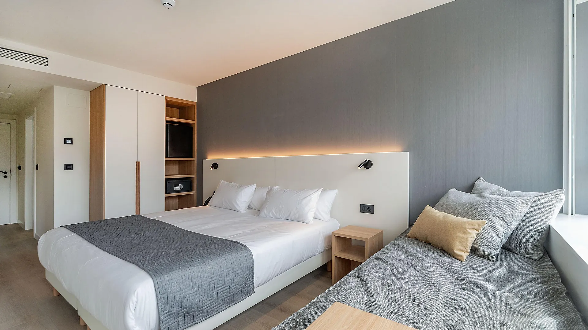 Hotel Distrito Oeste San Sebastian 2*,