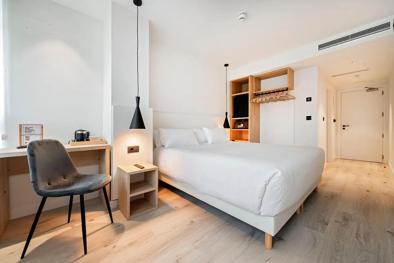 סן סבסטיאן Hotel Distrito Oeste סן סבסטיאן