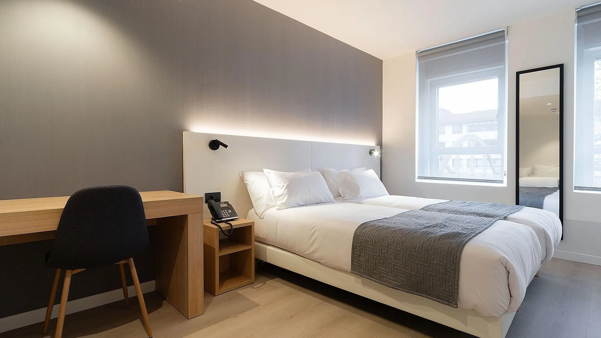 סן סבסטיאן Hotel Distrito Oeste 2*, סן סבסטיאן