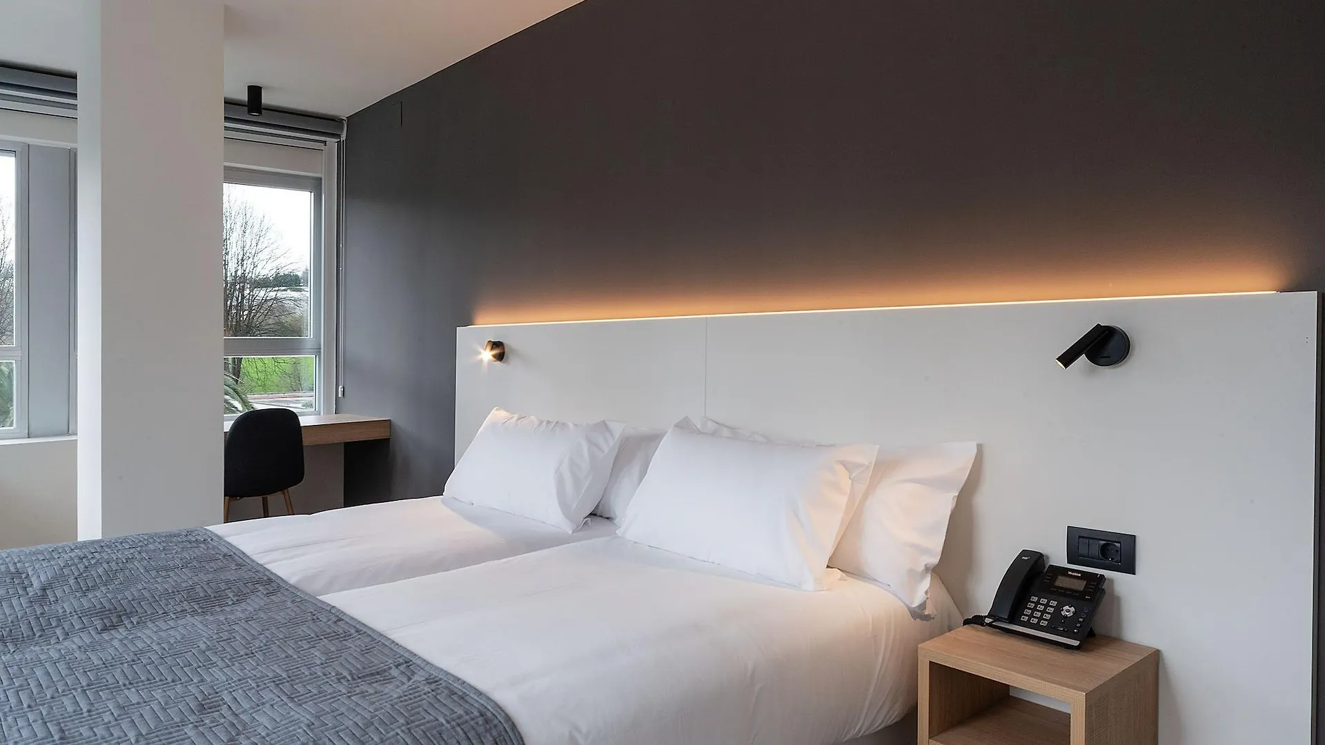 סן סבסטיאן Hotel Distrito Oeste 2*, סן סבסטיאן ספרד